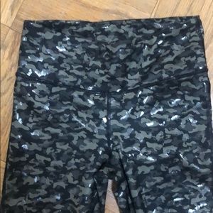 GAP Pants - GapFit highrise blackout camo leggings GAP Pants - GapFit highrise blackout camo leggings